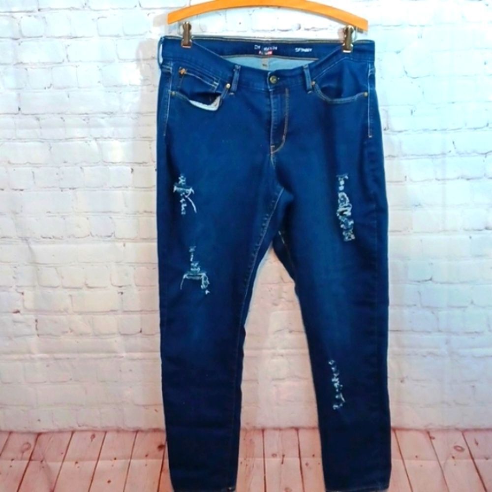 Denizen Woman's Curvy Ripped Jeans 16